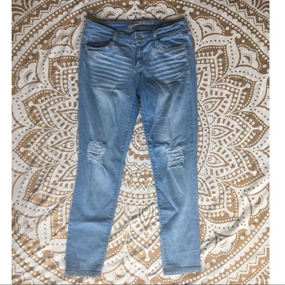 Arizona Light Wash Ripped Jegging